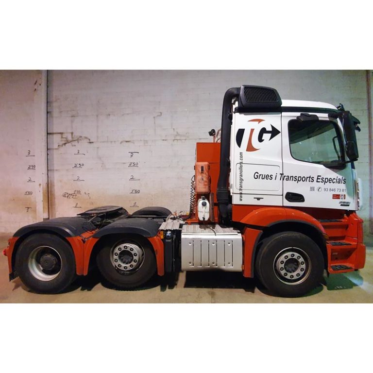 Tractora-tranporte-especial-MERCEDES-BENZ-2551-