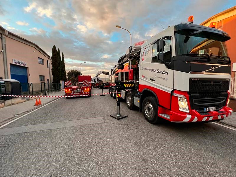 transporte de railes grua