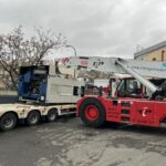 Movimiento maquinaria pesada de 30.000 kg mediante grúas Pick and Carry