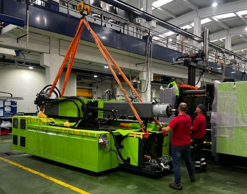 Movimiento-maquinaria-pesada-altura