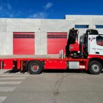 Camión Grúa de 2 Ejes con Pluma Articulada para Transporte Especial