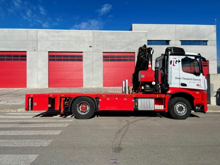 Camion-grua-2-ejes-transporte-especial-lateral